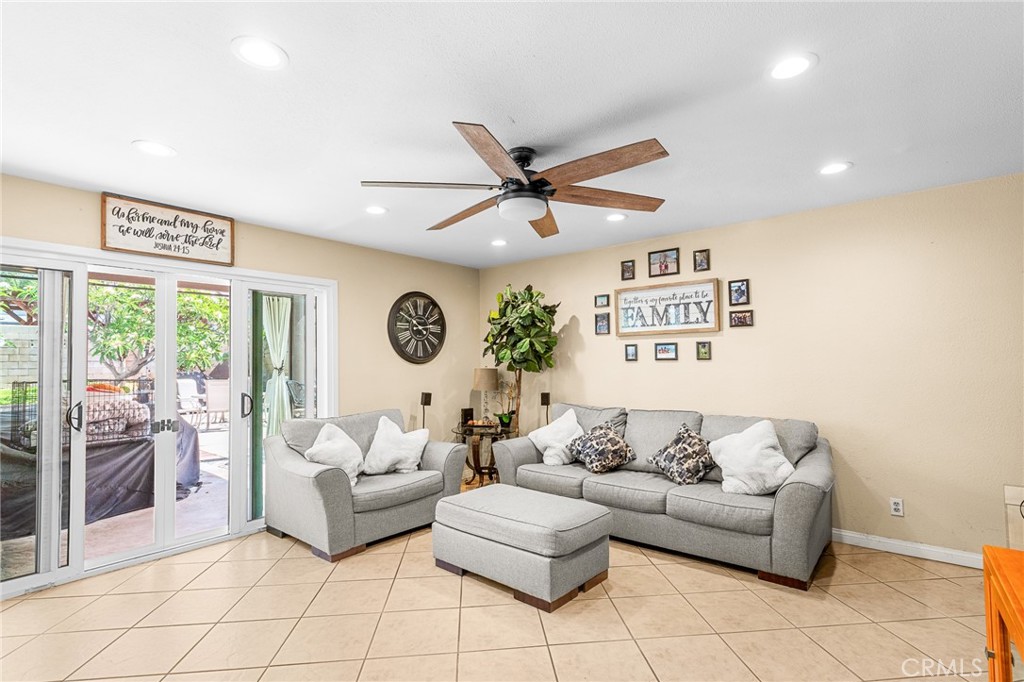 1465 E Tam O Shanter Street