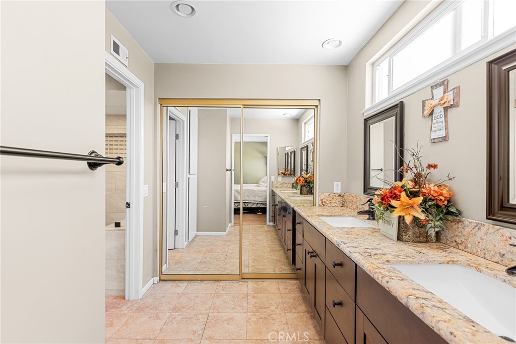 1465 E Tam O Shanter Street