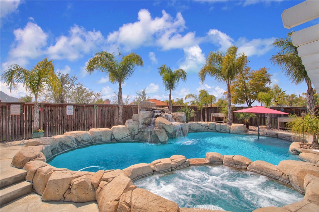 30413 Avenida Caylee