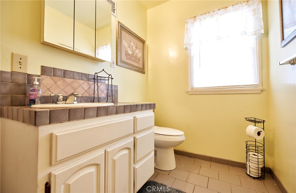 3137 Valencia Avenue