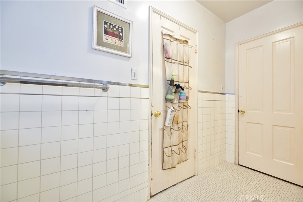 3137 Valencia Avenue