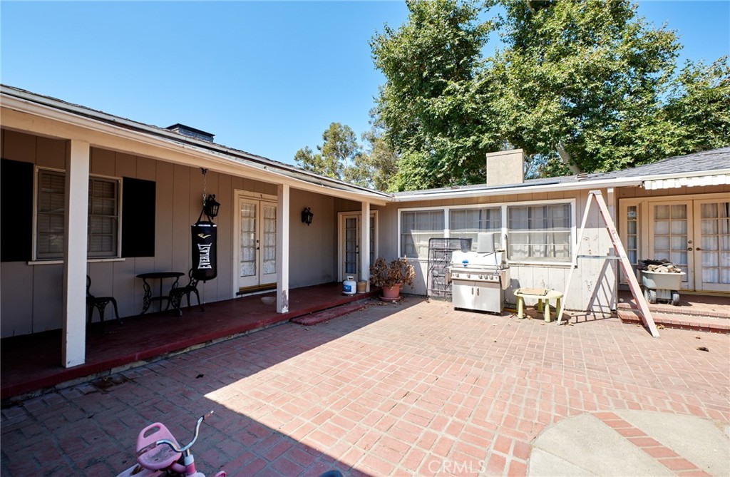 3137 Valencia Avenue