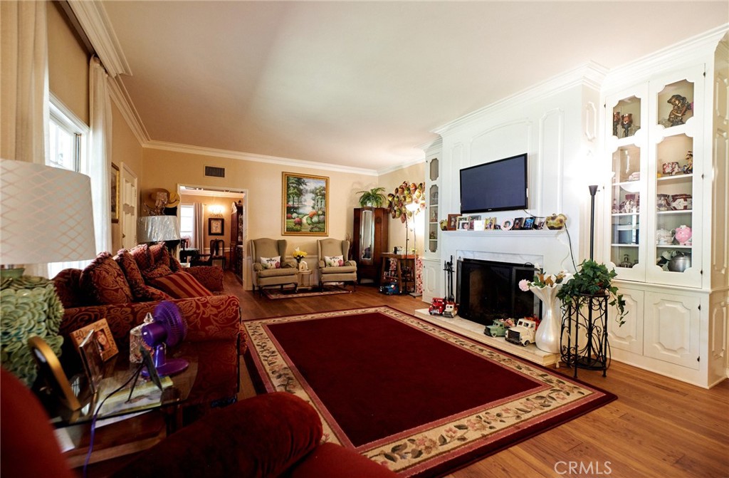 3137 Valencia Avenue