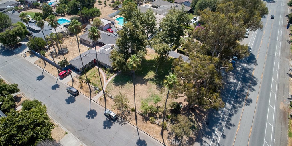 3137 Valencia Avenue