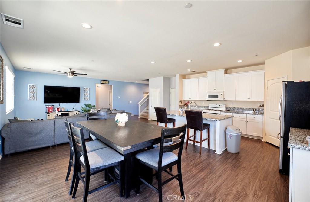255 Starling Way