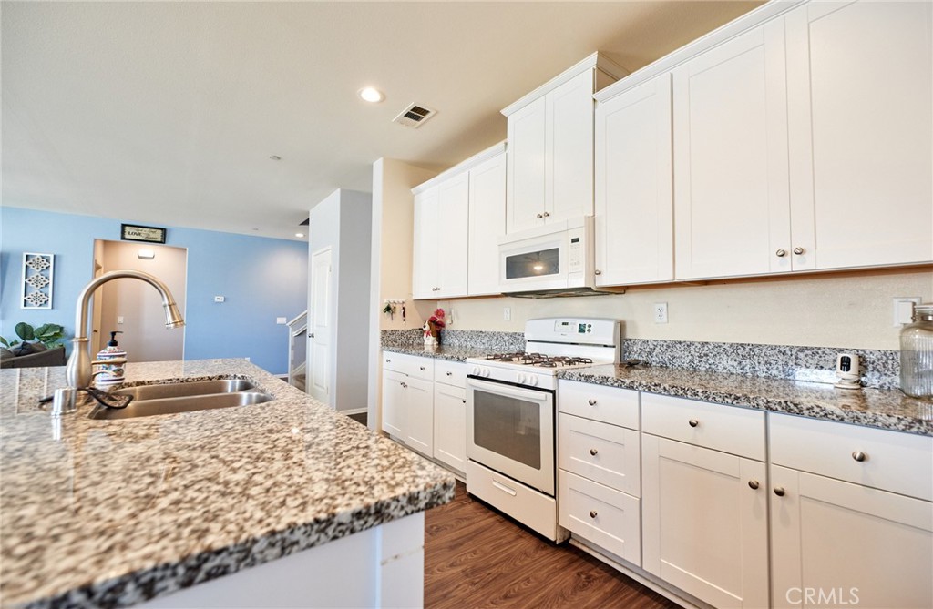 255 Starling Way