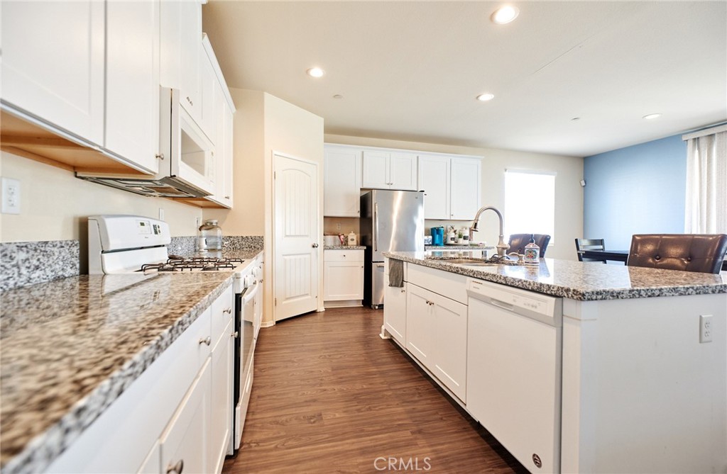255 Starling Way