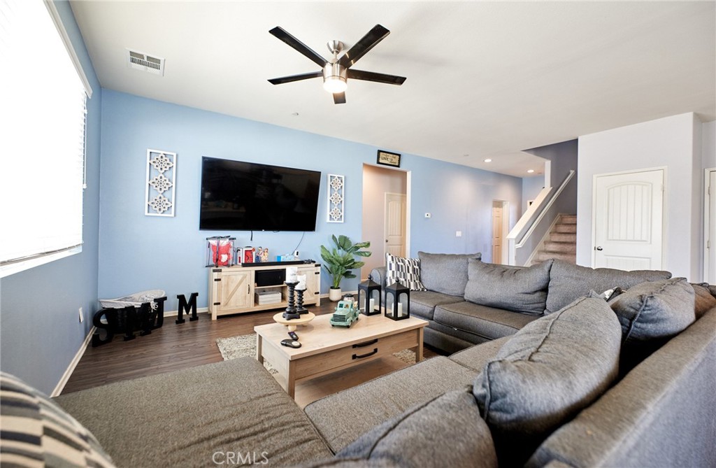 255 Starling Way