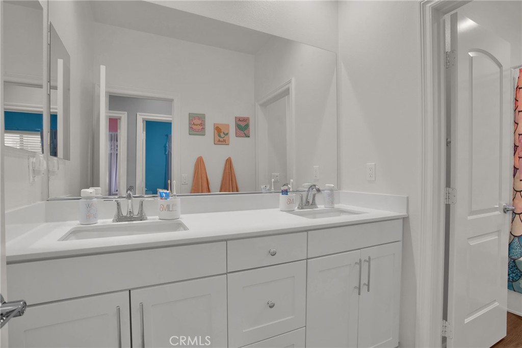 3178 E Perennial Drive