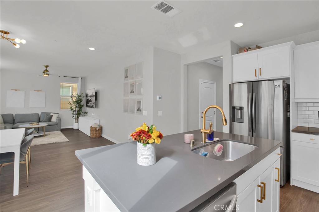 3178 E Perennial Drive