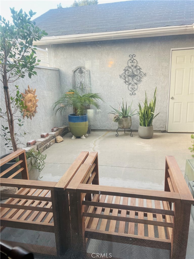 158 W Walnut Avenue A