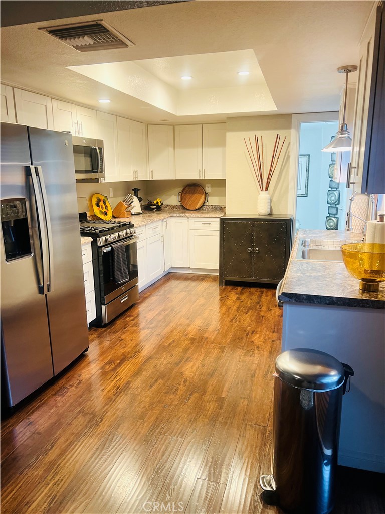 158 W Walnut Avenue A