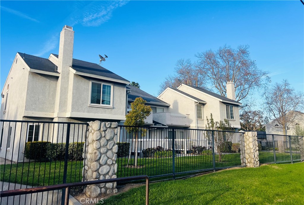158 W Walnut Avenue A