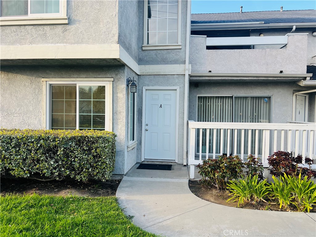 158 W Walnut Avenue A