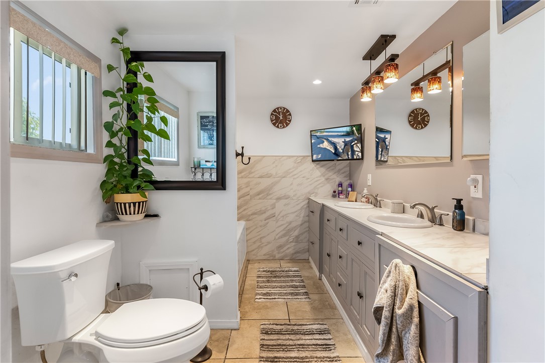 929 E Foothill Boulevard 155