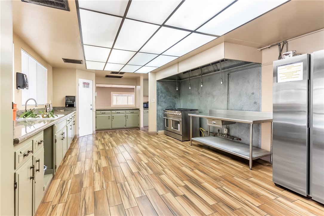 929 E Foothill Boulevard 155