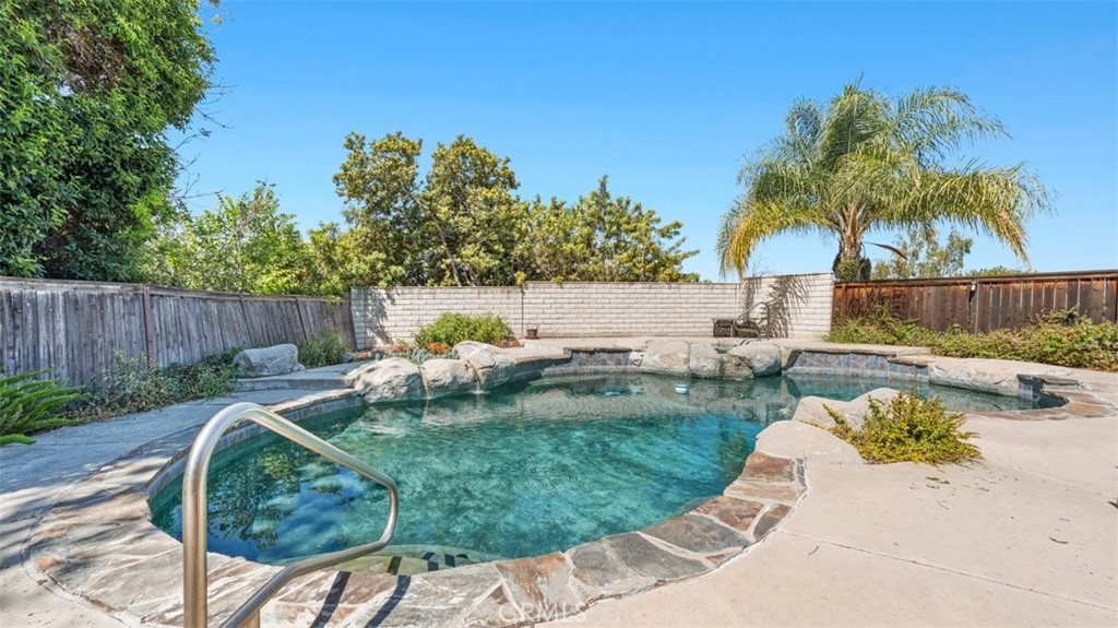 12862 Daisy Ct
