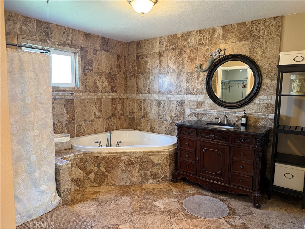 2210 Rockway