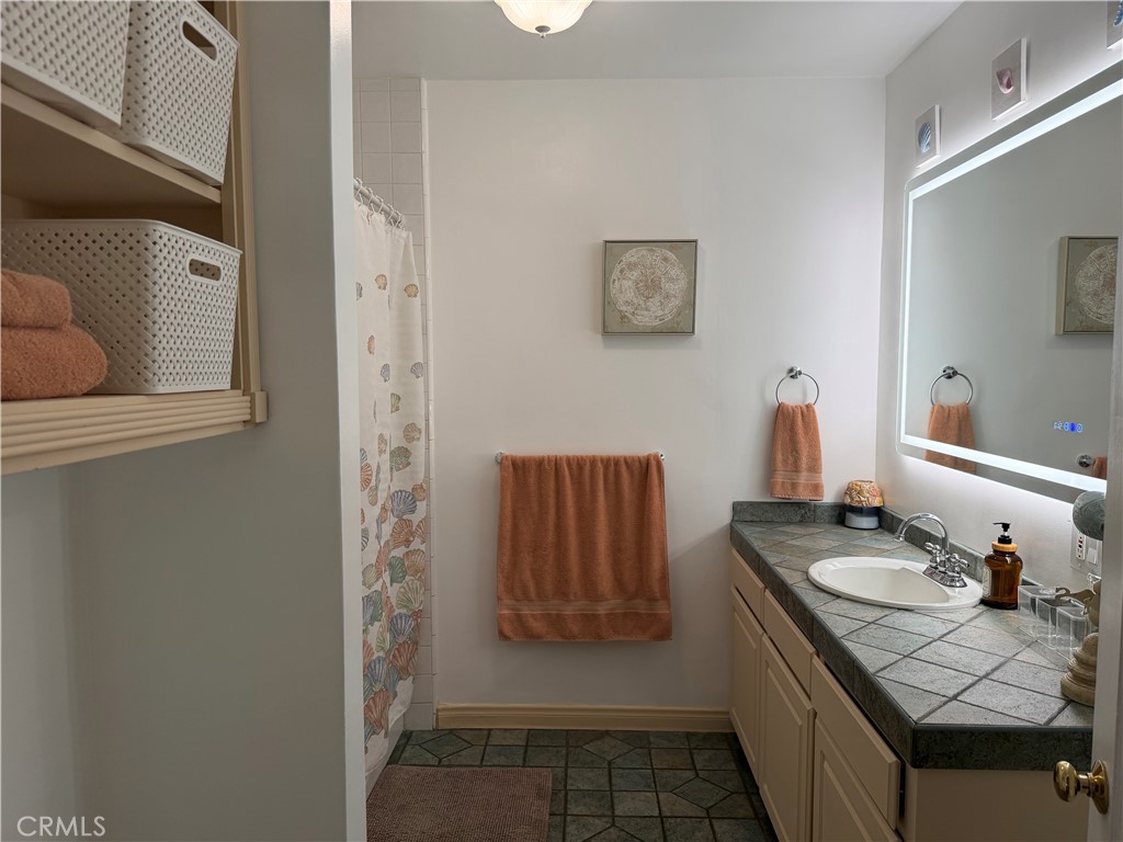 2210 Rockway
