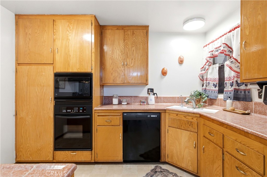 1359 West Granada Court