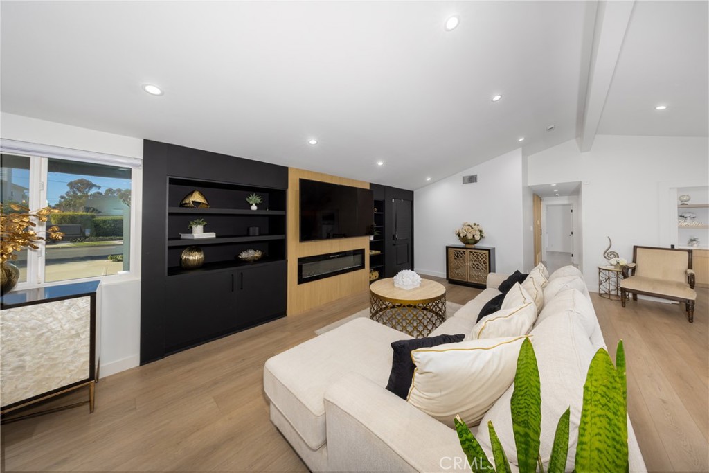 12746 12746 Martha Ann Drive