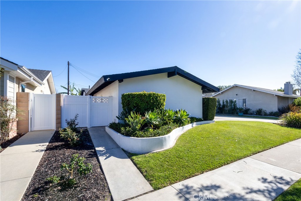 12746 12746 Martha Ann Drive