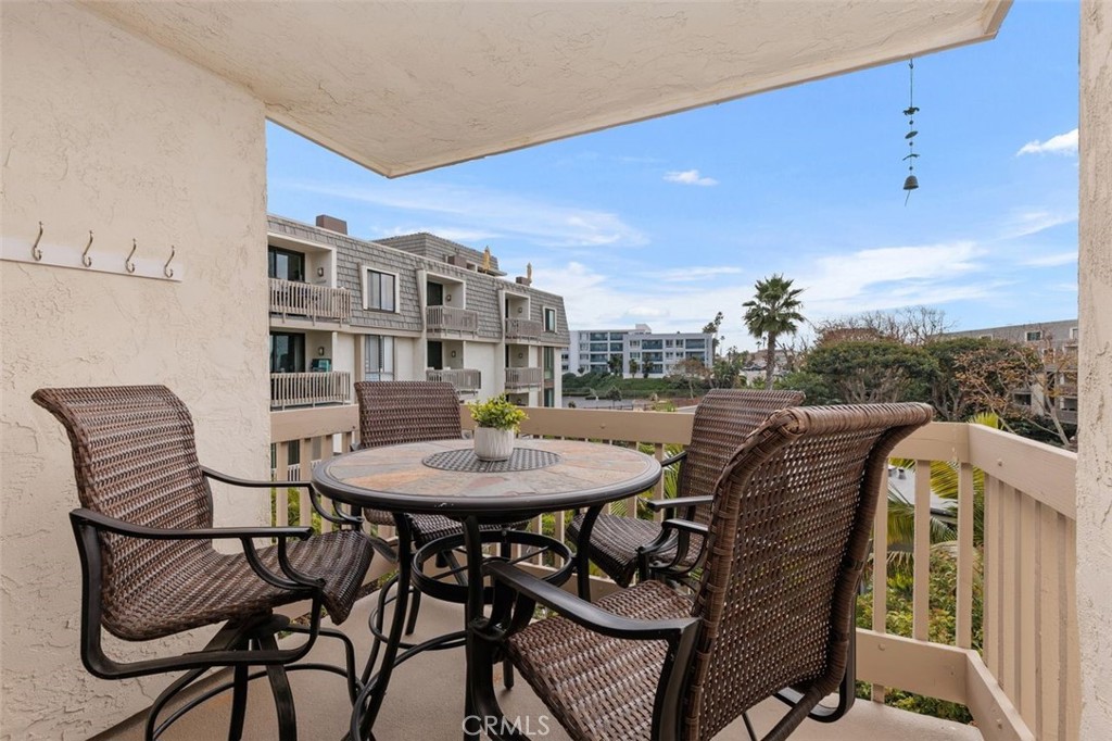 999 N Pacific Street Unit: B218