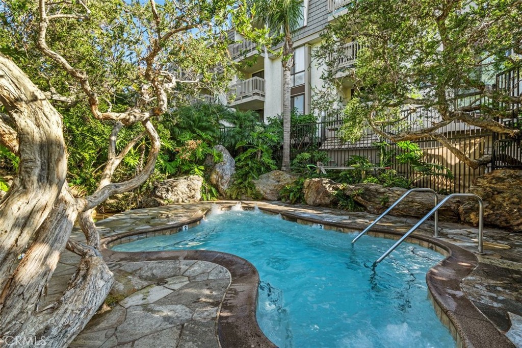 999 N Pacific Street Unit: B218