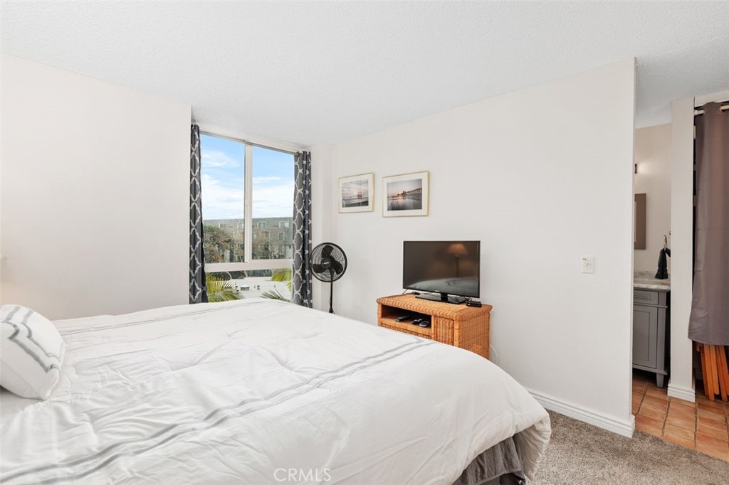 999 N Pacific Street Unit: B218