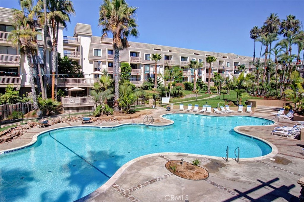 999 N Pacific Street Unit: B218