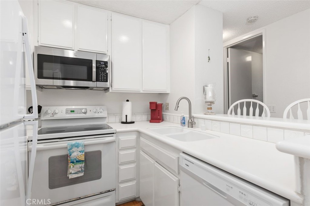 999 N Pacific Street Unit: B218