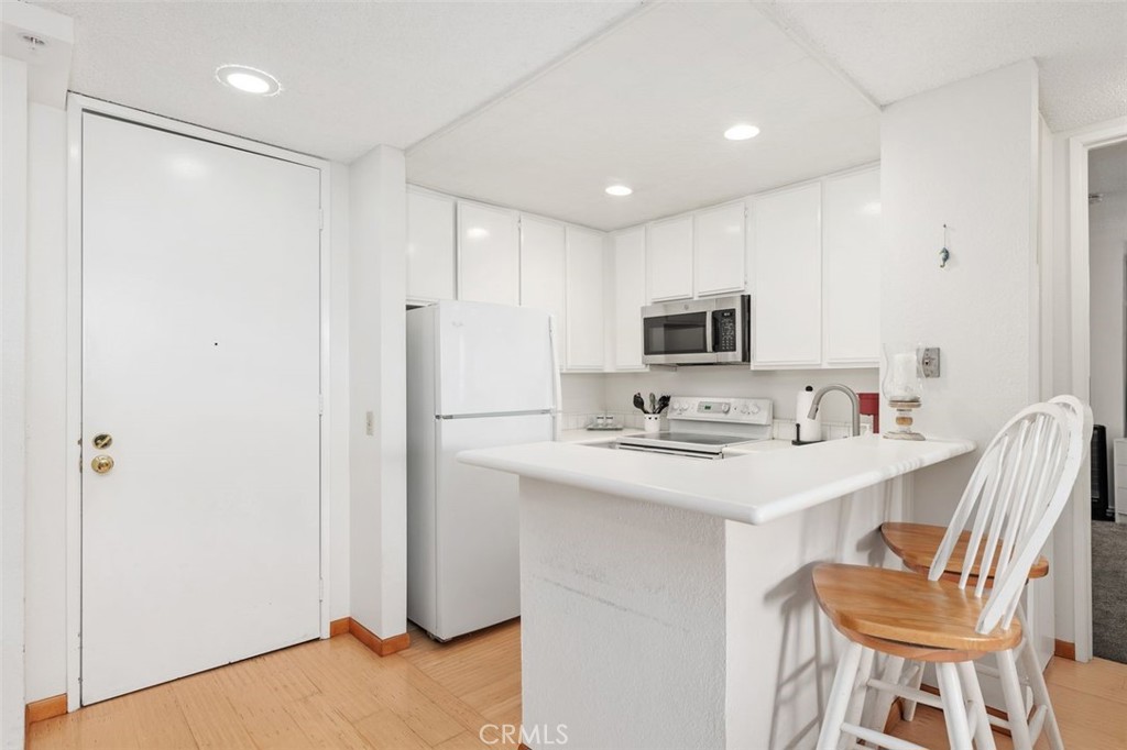 999 N Pacific Street Unit: B218