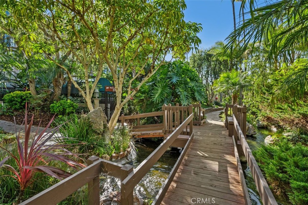 999 N Pacific Street Unit: B218