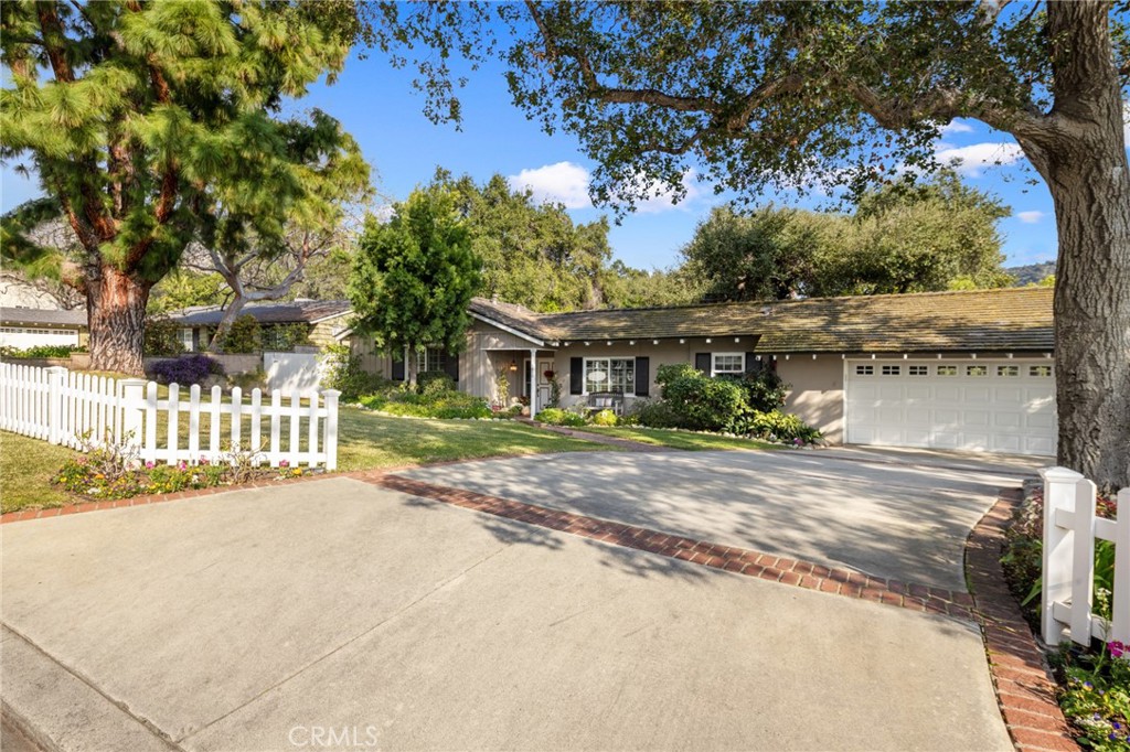 1820 Alta Oaks Drive