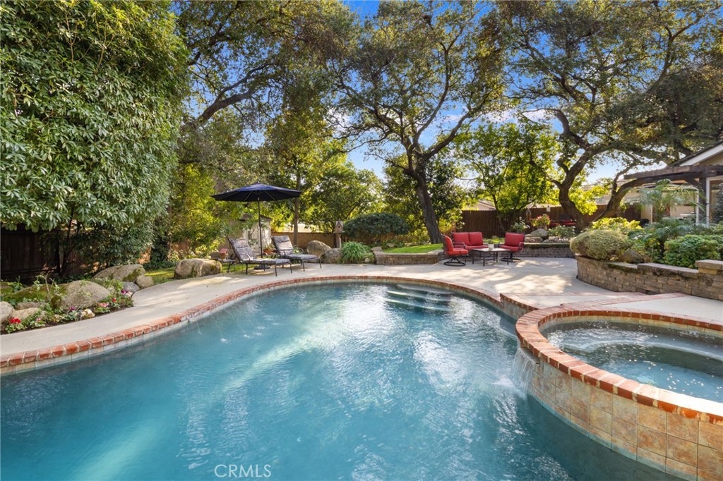 1820 Alta Oaks Drive