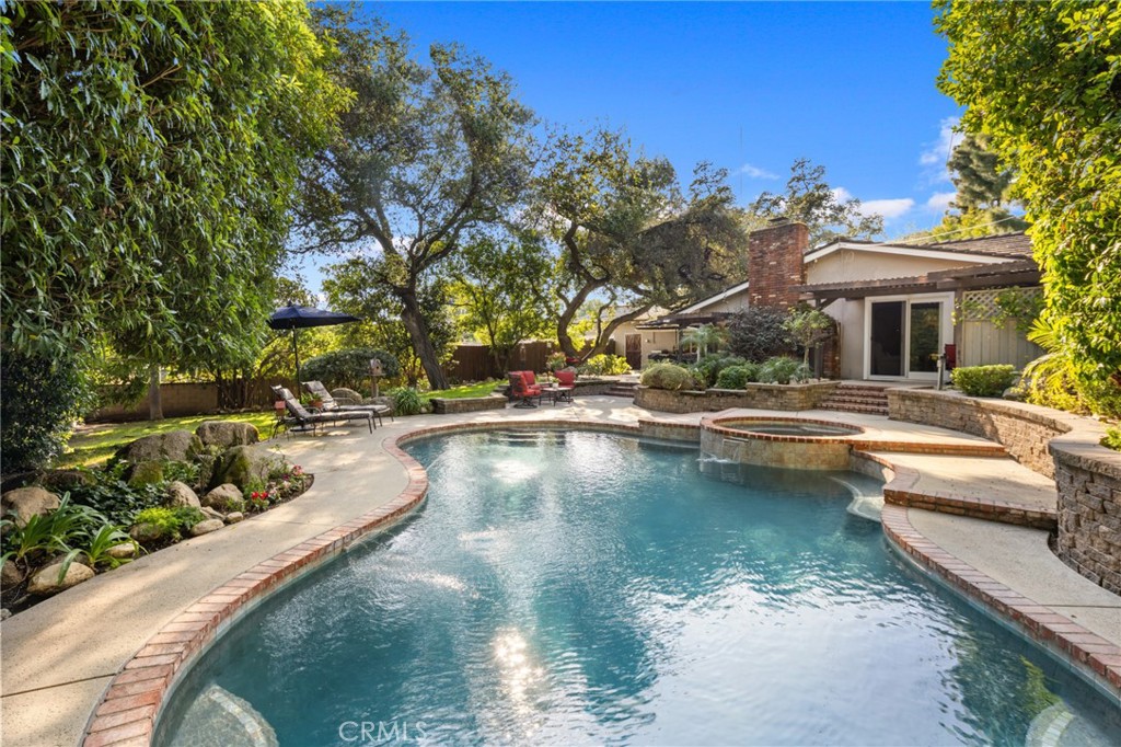 1820 Alta Oaks Drive