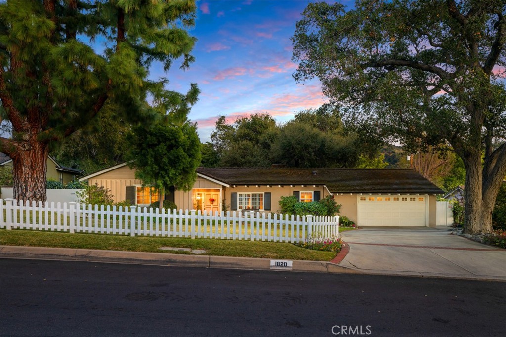 1820 Alta Oaks Drive