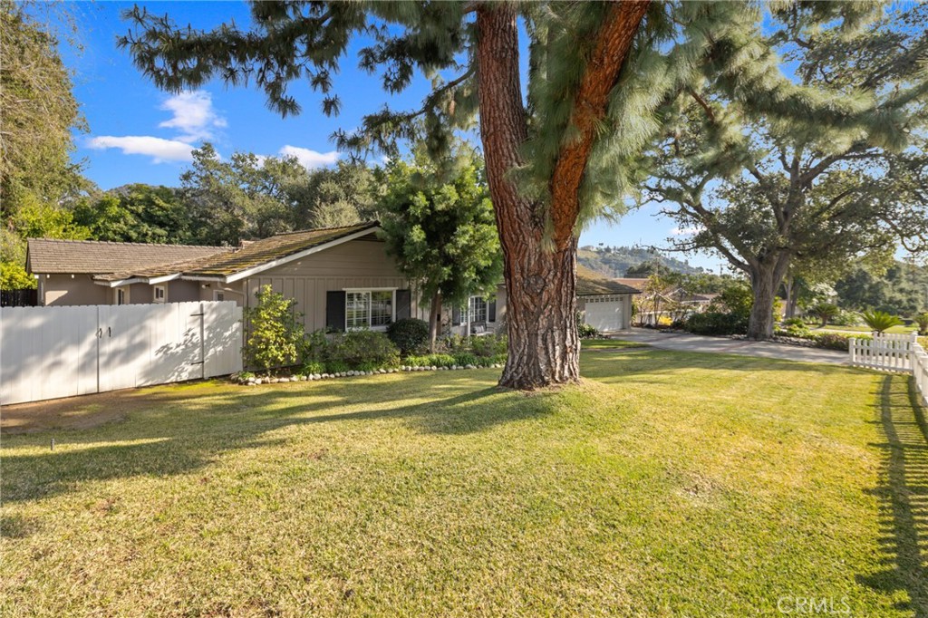 1820 Alta Oaks Drive