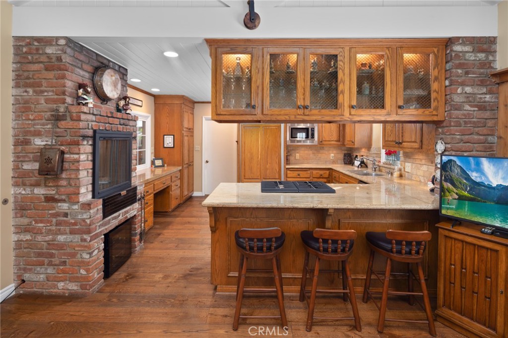 1820 Alta Oaks Drive