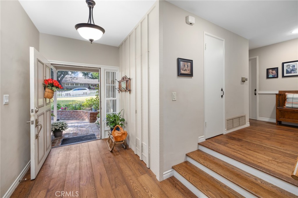 1820 Alta Oaks Drive