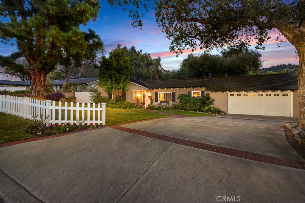 1820 Alta Oaks Drive