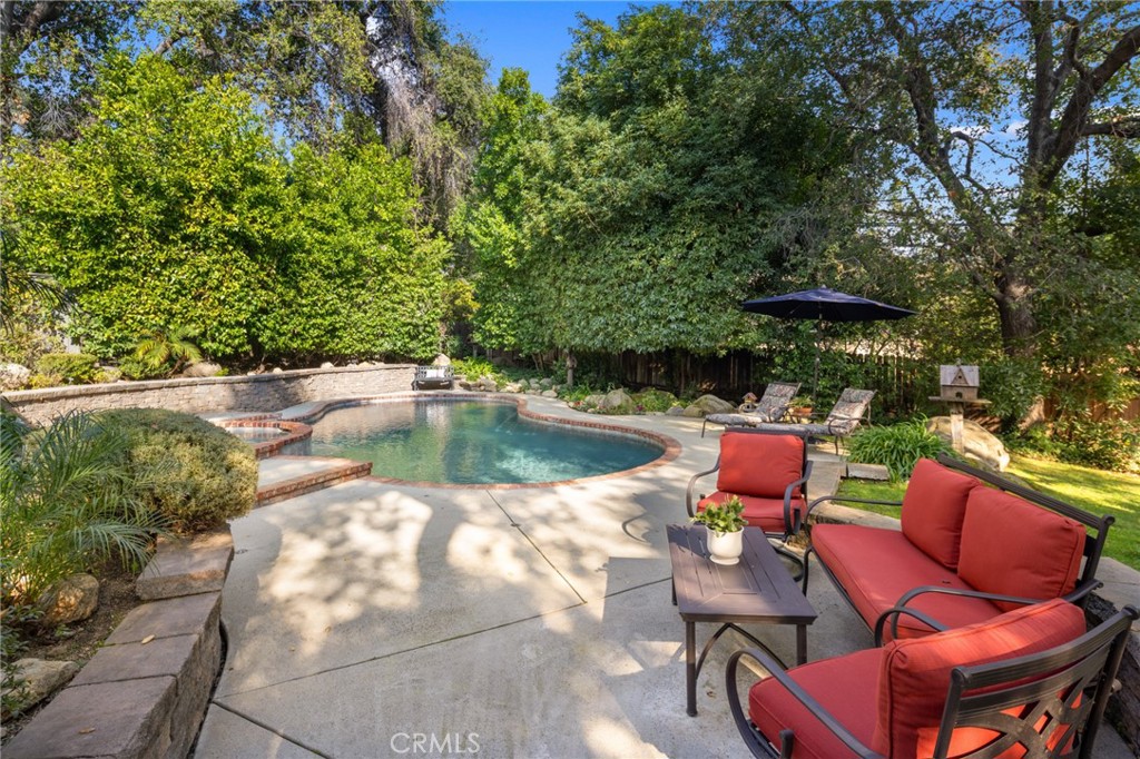 1820 Alta Oaks Drive