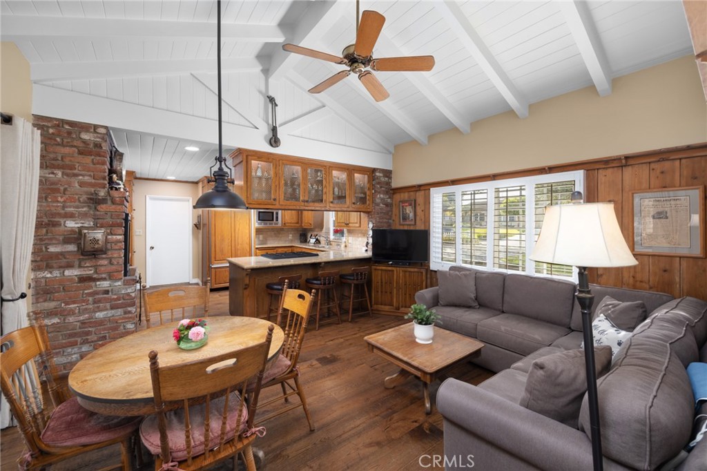 1820 Alta Oaks Drive