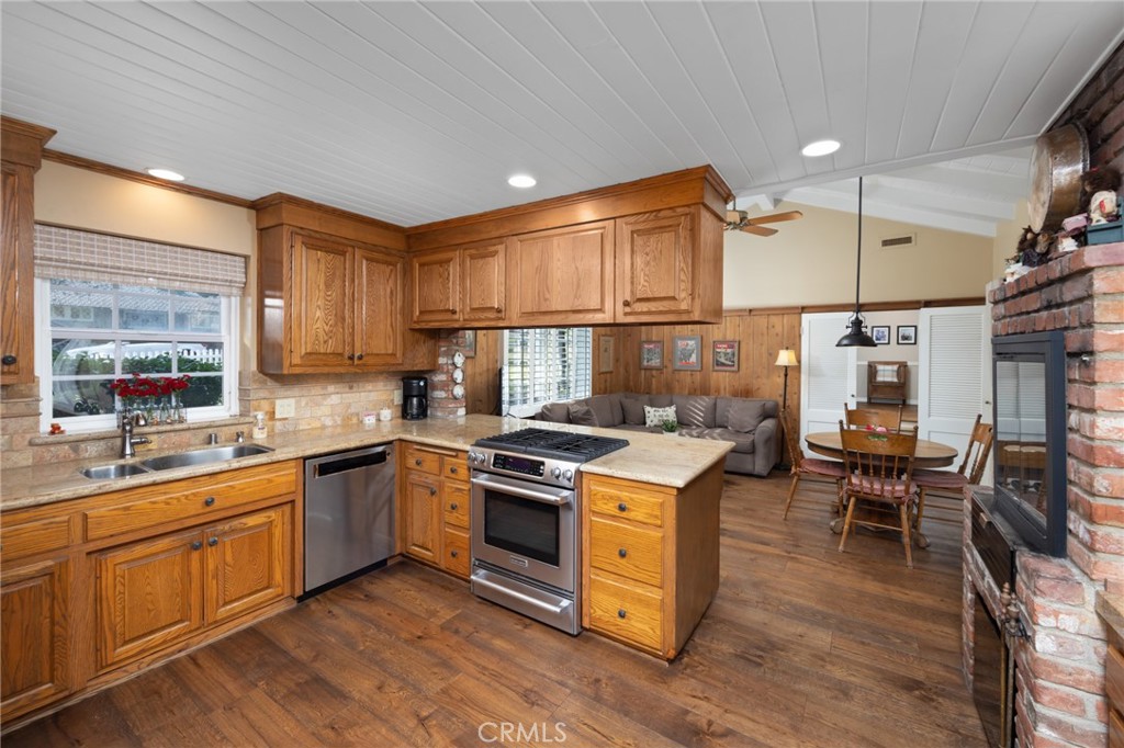 1820 Alta Oaks Drive