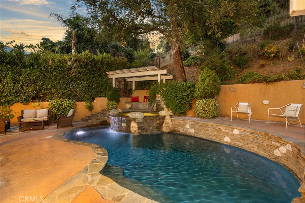 540 Cloverleaf Drive