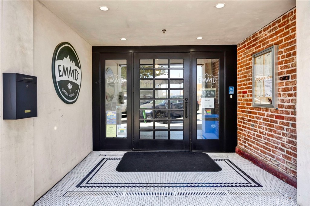 41 N Baldwin Avenue