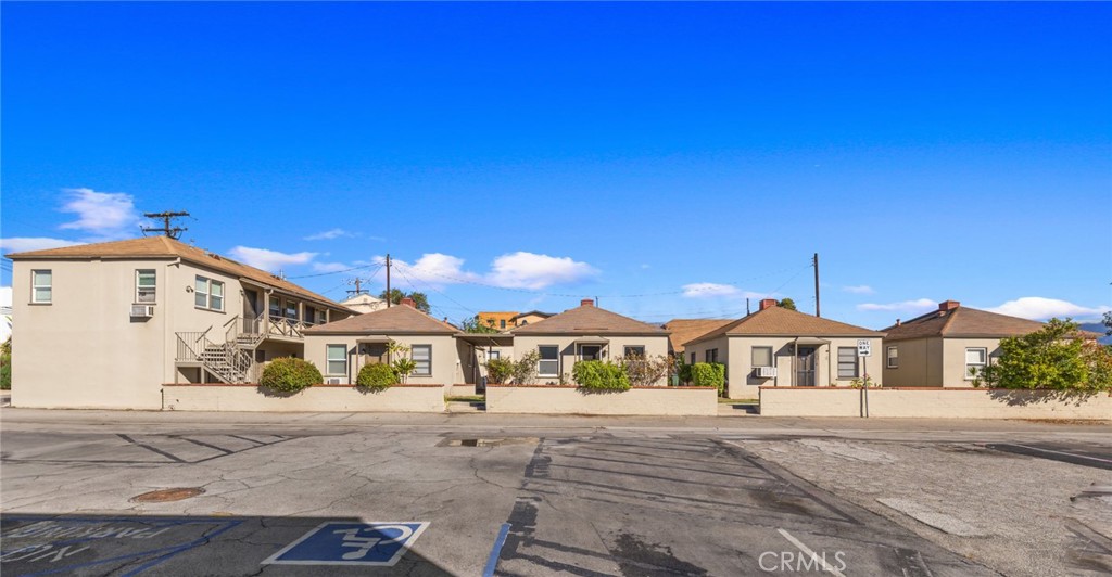 5915 Primrose Avenue