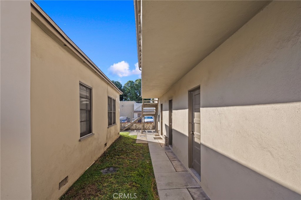 5915 Primrose Avenue