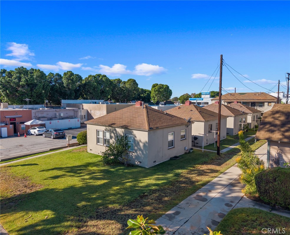 5915 Primrose Avenue