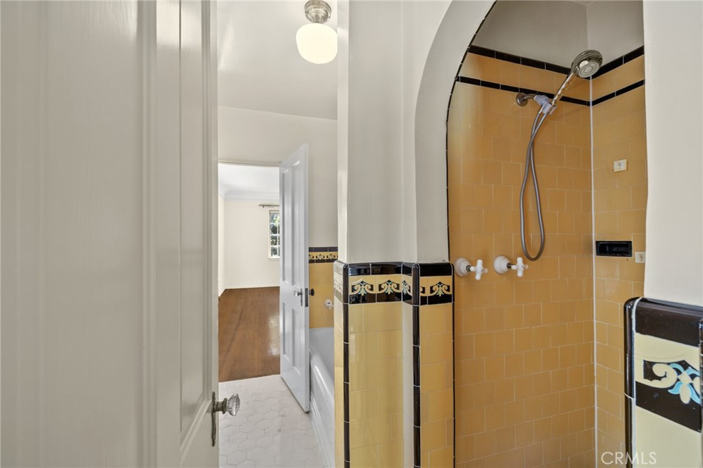 1534 Linda Vista Avenue